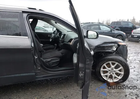 2015 Jeep Cherokee Latitude z USA, uszkodzony, nr VIN 1C4PJMCS2FW538172